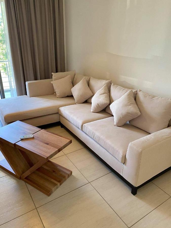 Westwood Apartments Flic-en-Flacq Extérieur photo