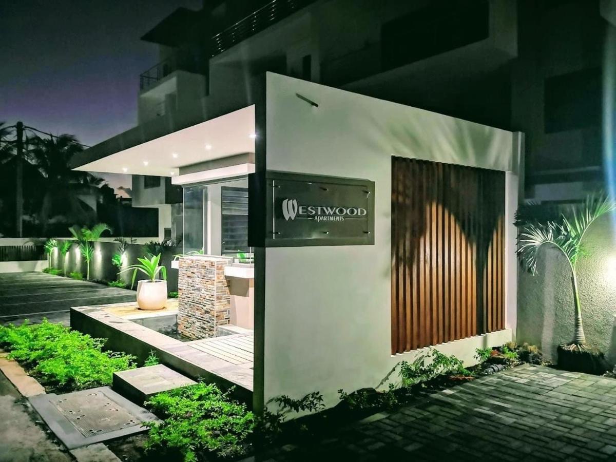 Westwood Apartments Flic-en-Flacq Extérieur photo